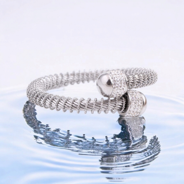 Luxo Bracelet- White Gold 
