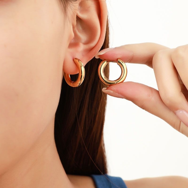 Classic Hoops 1.5x 1.5cm
