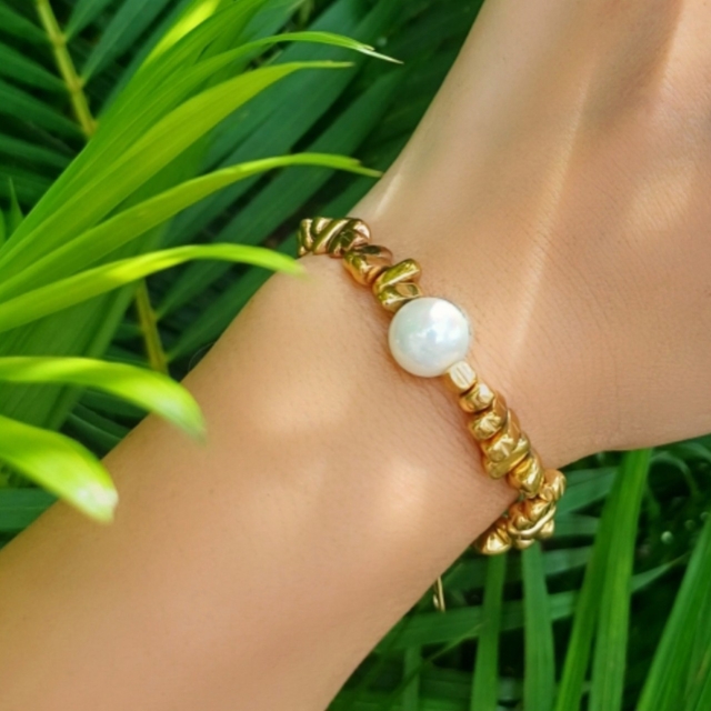 Lily Bracelet