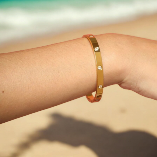 Love Bangle Gold