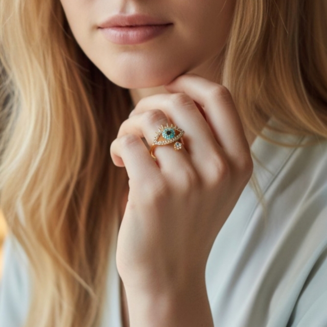 Pretty Eye Ring