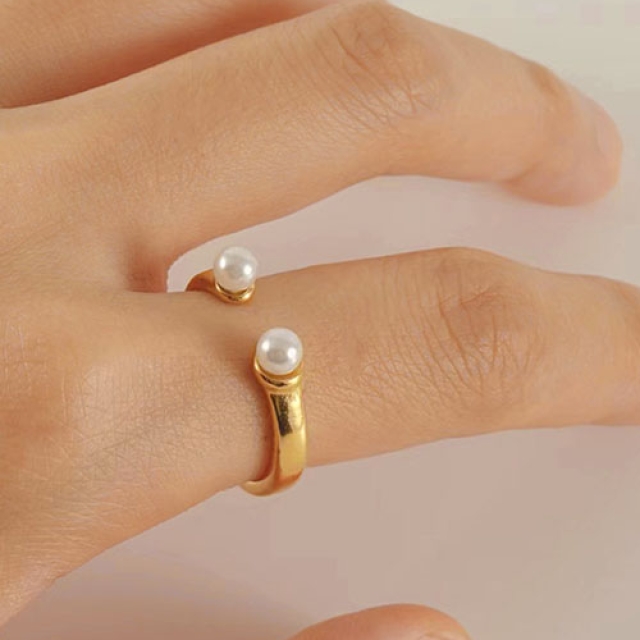 Pretty Pearls Ring