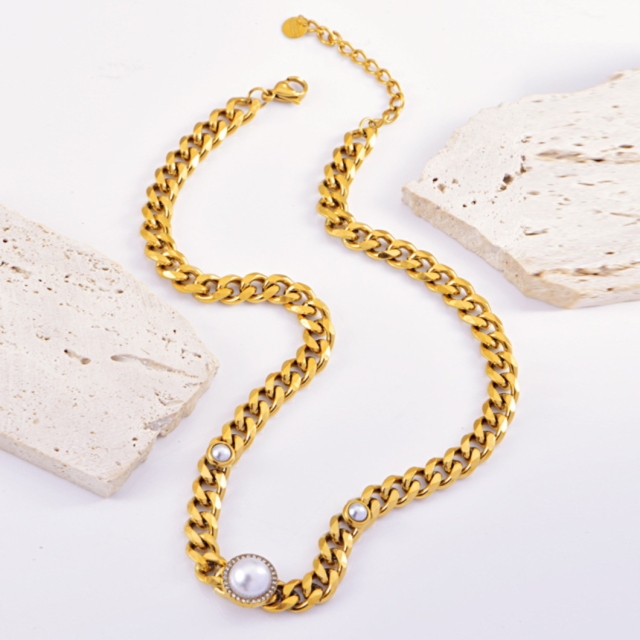 Layla Necklace